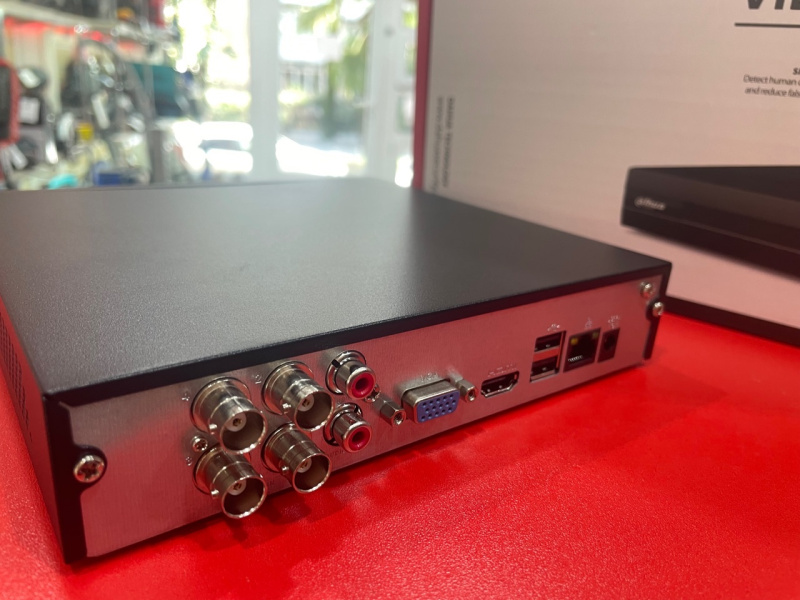 Регистрарот   ajhua  DH-XVR1BO4H