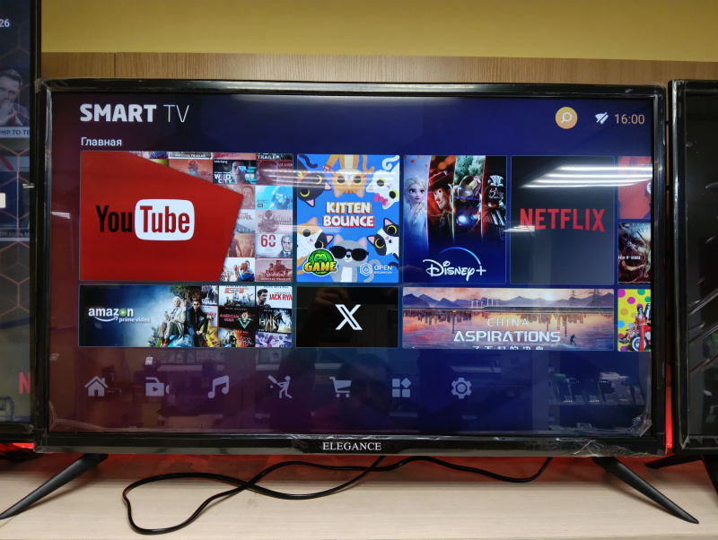 Телевизор  32UQ70