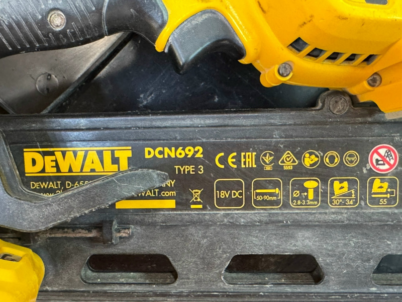 Пневмопистолет Dewalt DCN692