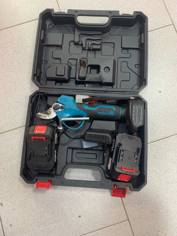 Высоторезы садовые  no name