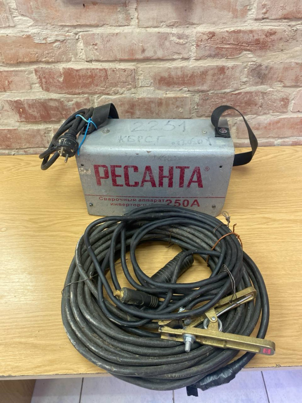 Сварочный аппарат - инвертор ММА Ресанта САИ 250
