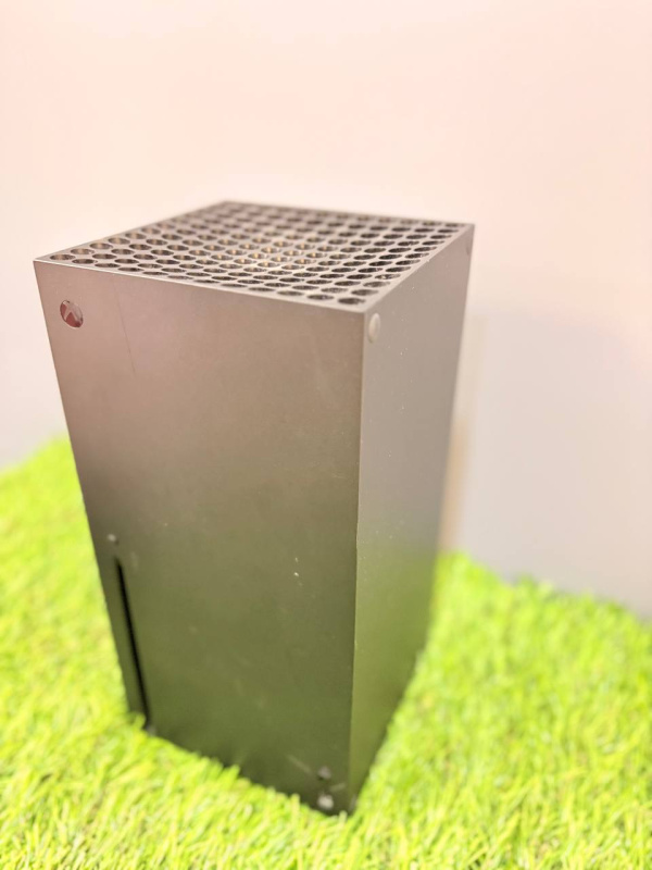 Игровая приставка Xbox X 1tb