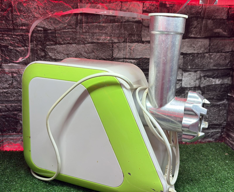 мясорубка  Saturn st-fp0095