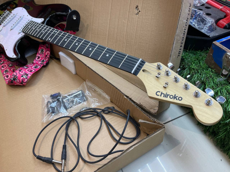 Музыкальный центр Без бренда Электрогитара