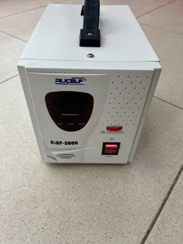 Стабилизатор напряжения . Rucelf СТАР-3000