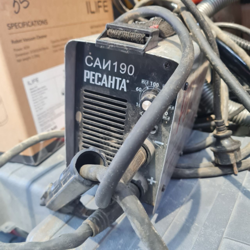 Сварочный аппарат - инвертор ММА Ресанта САИ 190