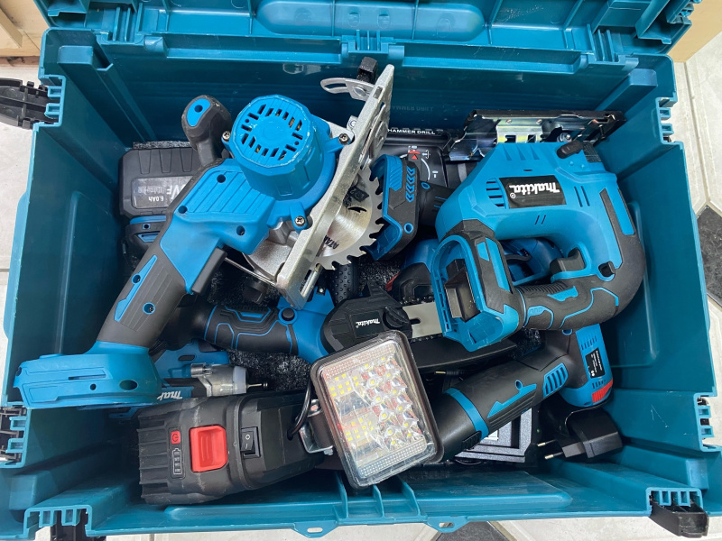 Набор электроинструмента Makita 8 в 1