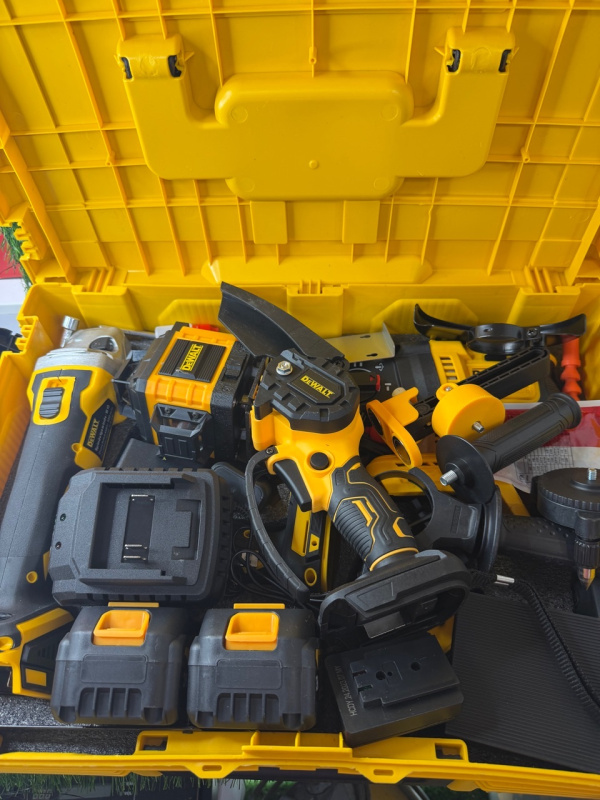 Набор электроинструмента Dewalt 6 в 1