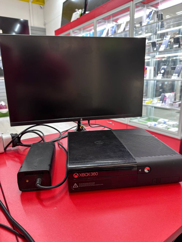 Игровая приставка Xbox 360 Е Model 1538