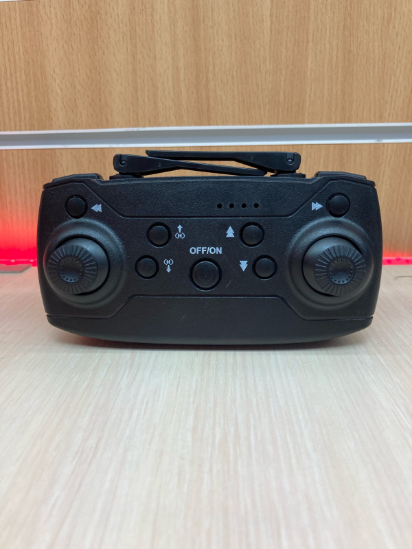 Квадрокоптер  E99 pro