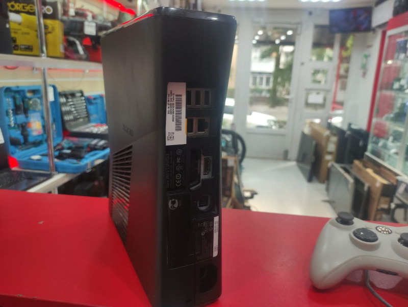 Игровая приставка Xbox 360