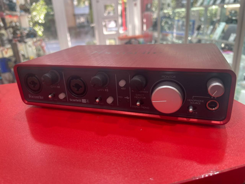 Ресивер Focusrite 2i4