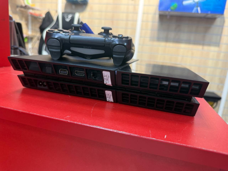 Игровая приставка Sony PS4