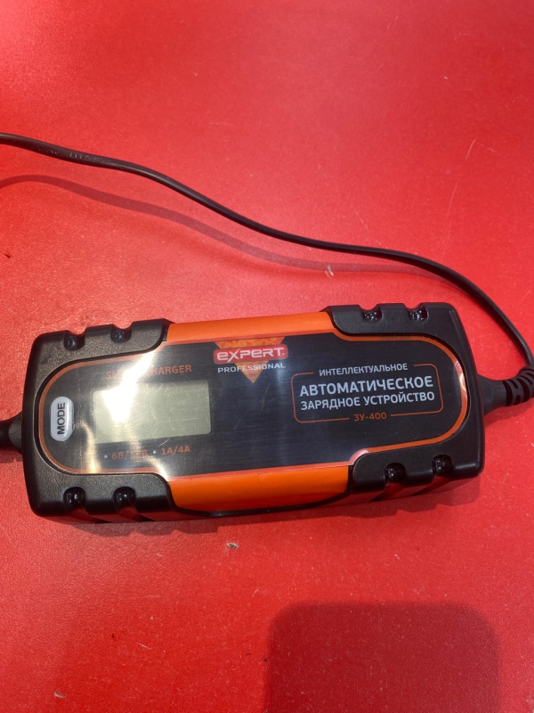 Авто аксессуар Пуско-зарядное устройство   111