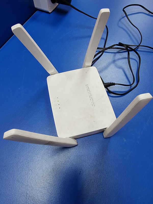 Роутер Mercury -