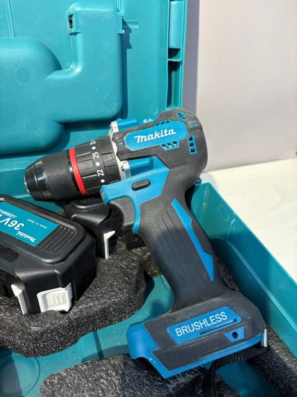 Набор электроинструмента Makita 2 в 1 DGA404