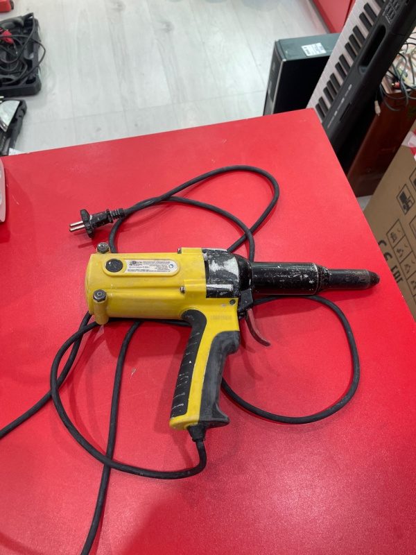 Заклепочник Skytools sk1006