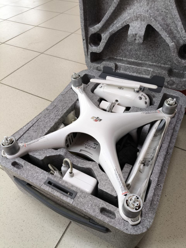 Квадрокоптер DJI PHANTOM 4