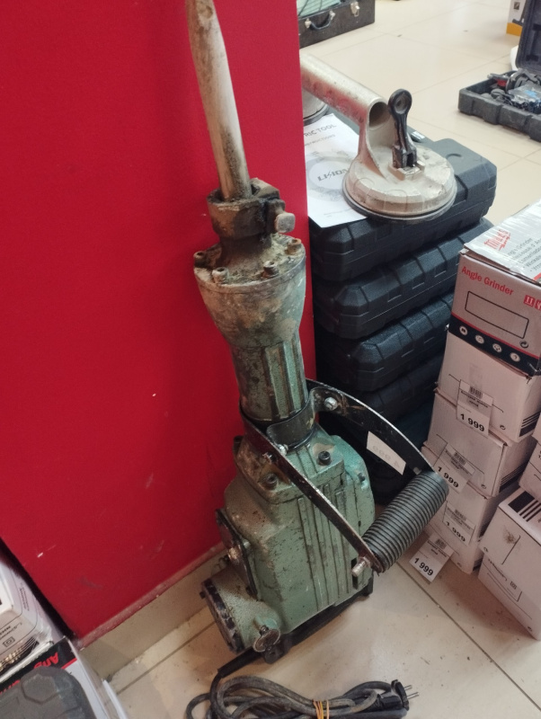 Отбойный молоток  моэ 1650