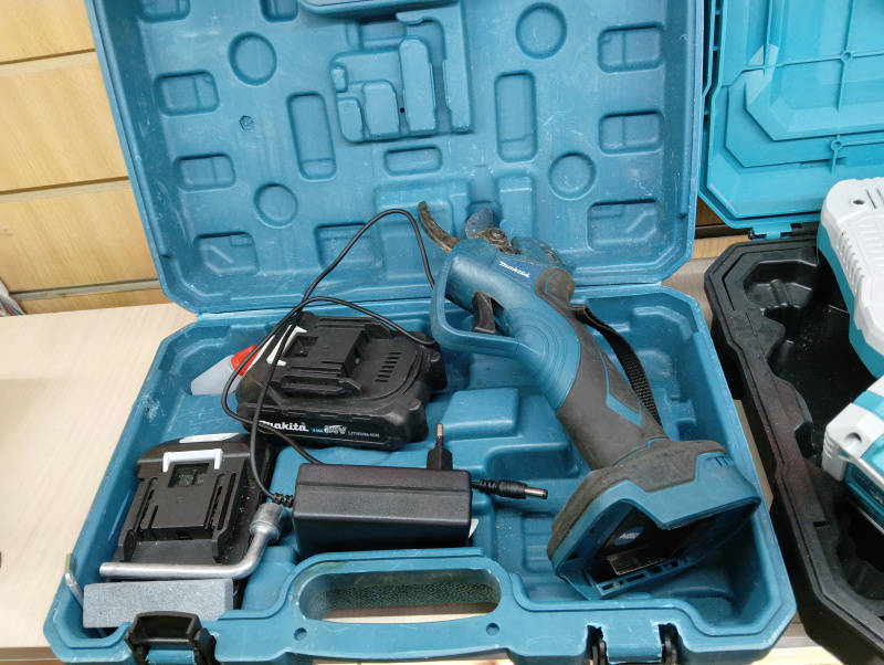 Сабельная пила Makita Секатор