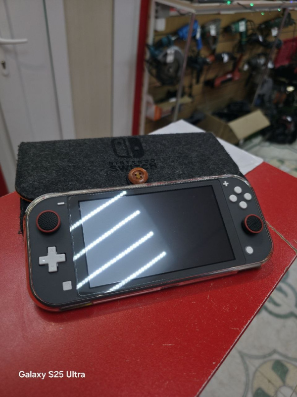 Игровая приставка Nintendo Switch HDH-001