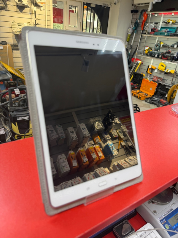 Планшет Samsung Galaxy Tab A 9.7 SM-T555
