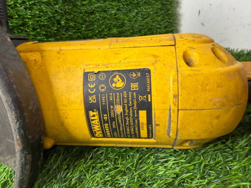 Болгарка Dewalt DWE490